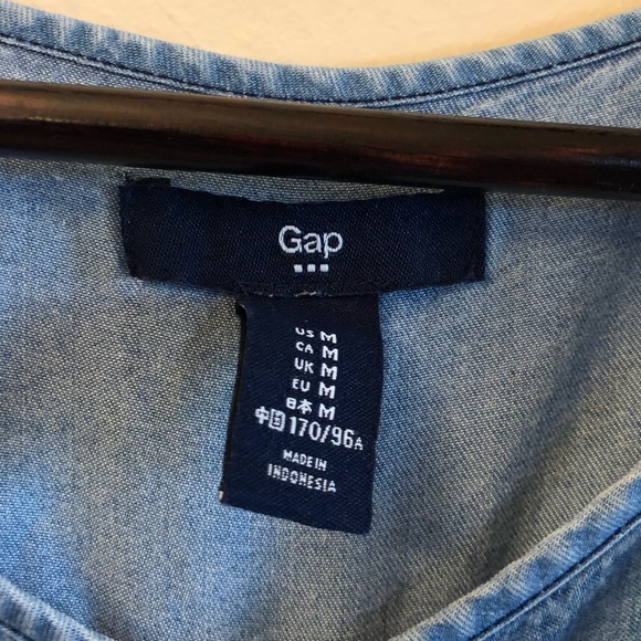 NWOT GAP CHAMBRAY SHORT SLEEVE TOP SIZE MEDIUM - Picture 5 of 5